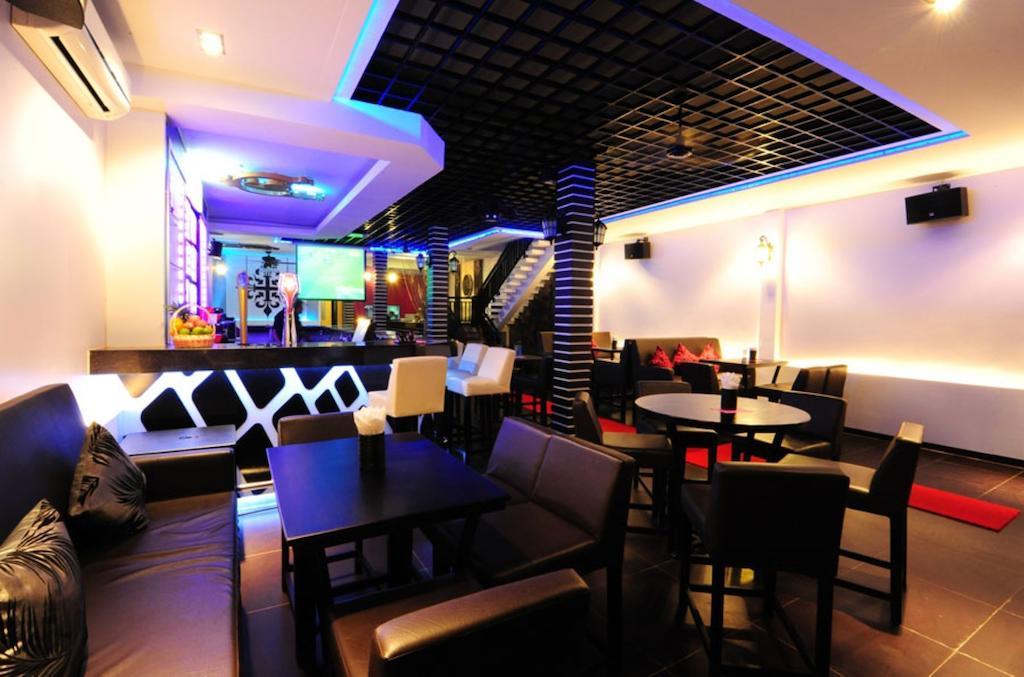 Number 9 Hotel Phnom Penh Exterior photo