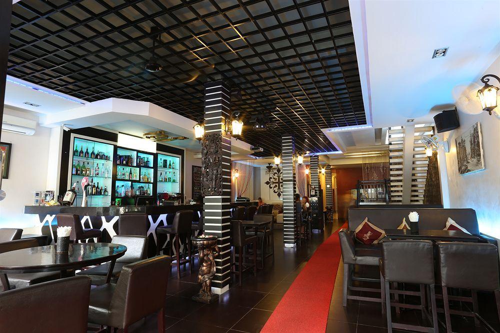 Number 9 Hotel Phnom Penh Exterior photo