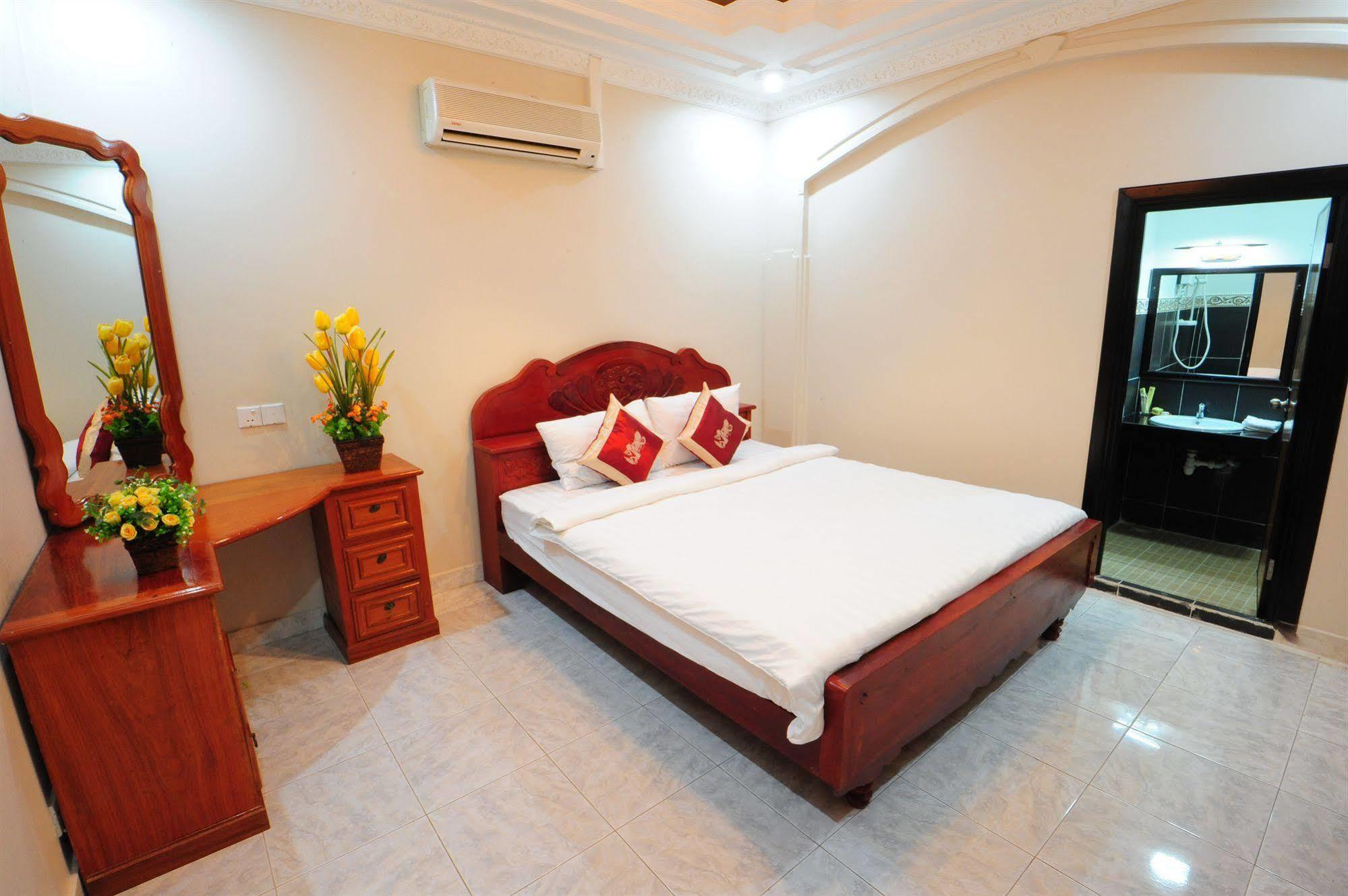 Number 9 Hotel Phnom Penh Exterior photo