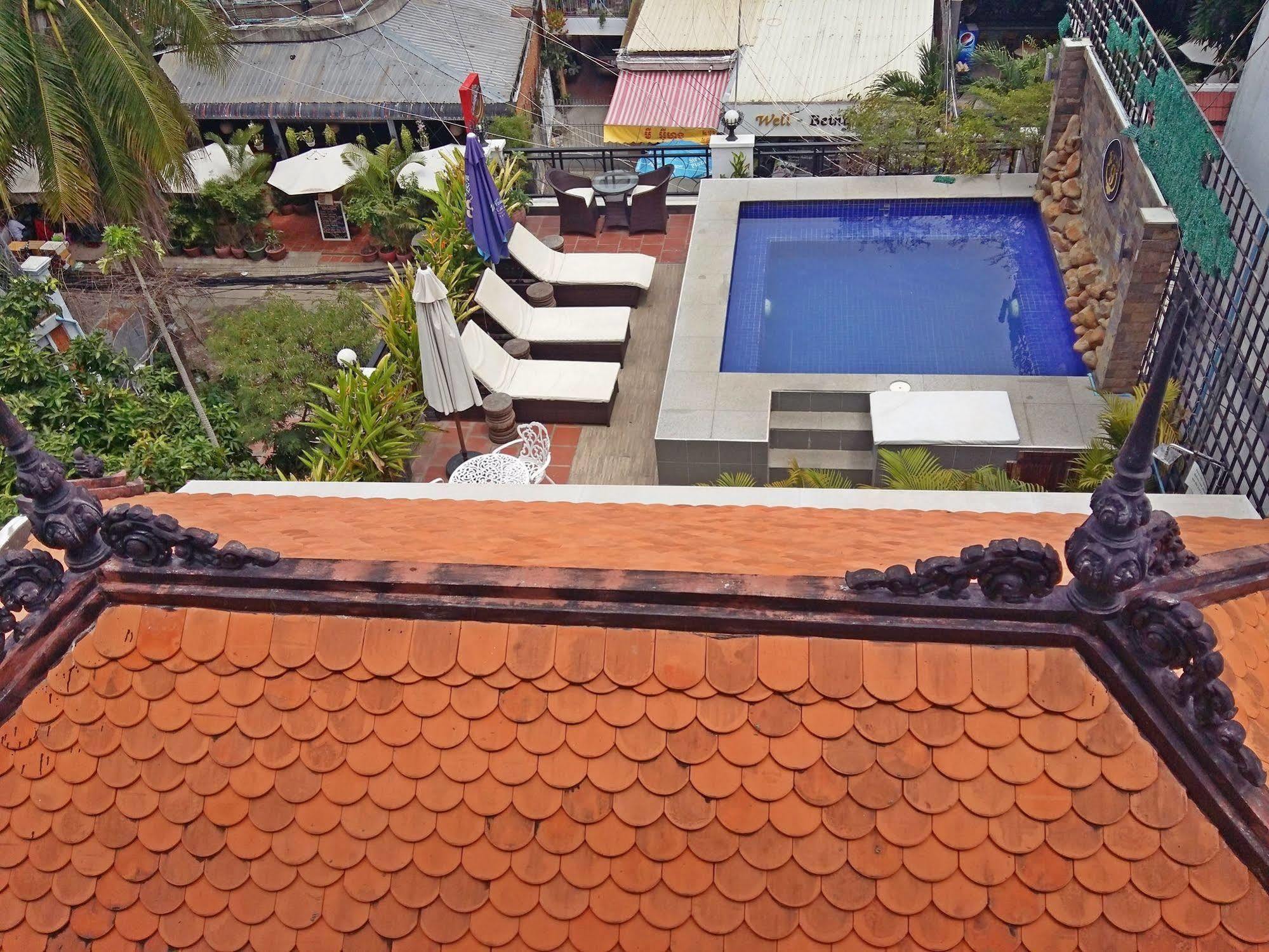 Number 9 Hotel Phnom Penh Exterior photo