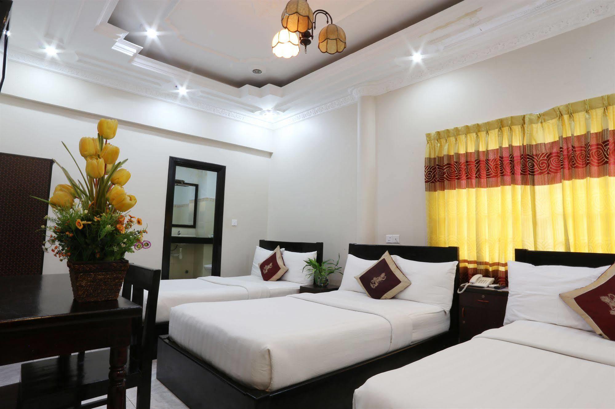 Number 9 Hotel Phnom Penh Exterior photo