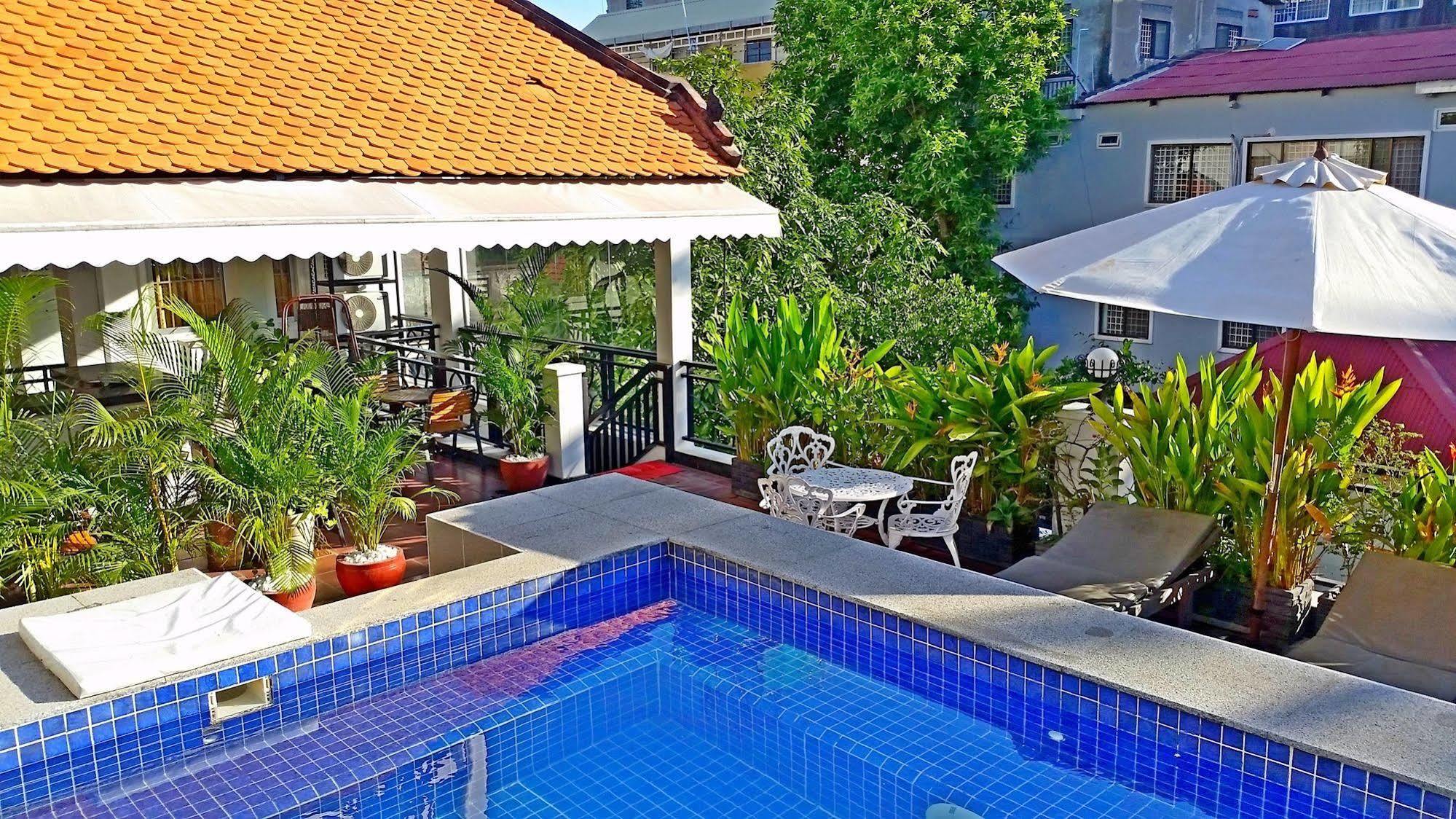 Number 9 Hotel Phnom Penh Exterior photo