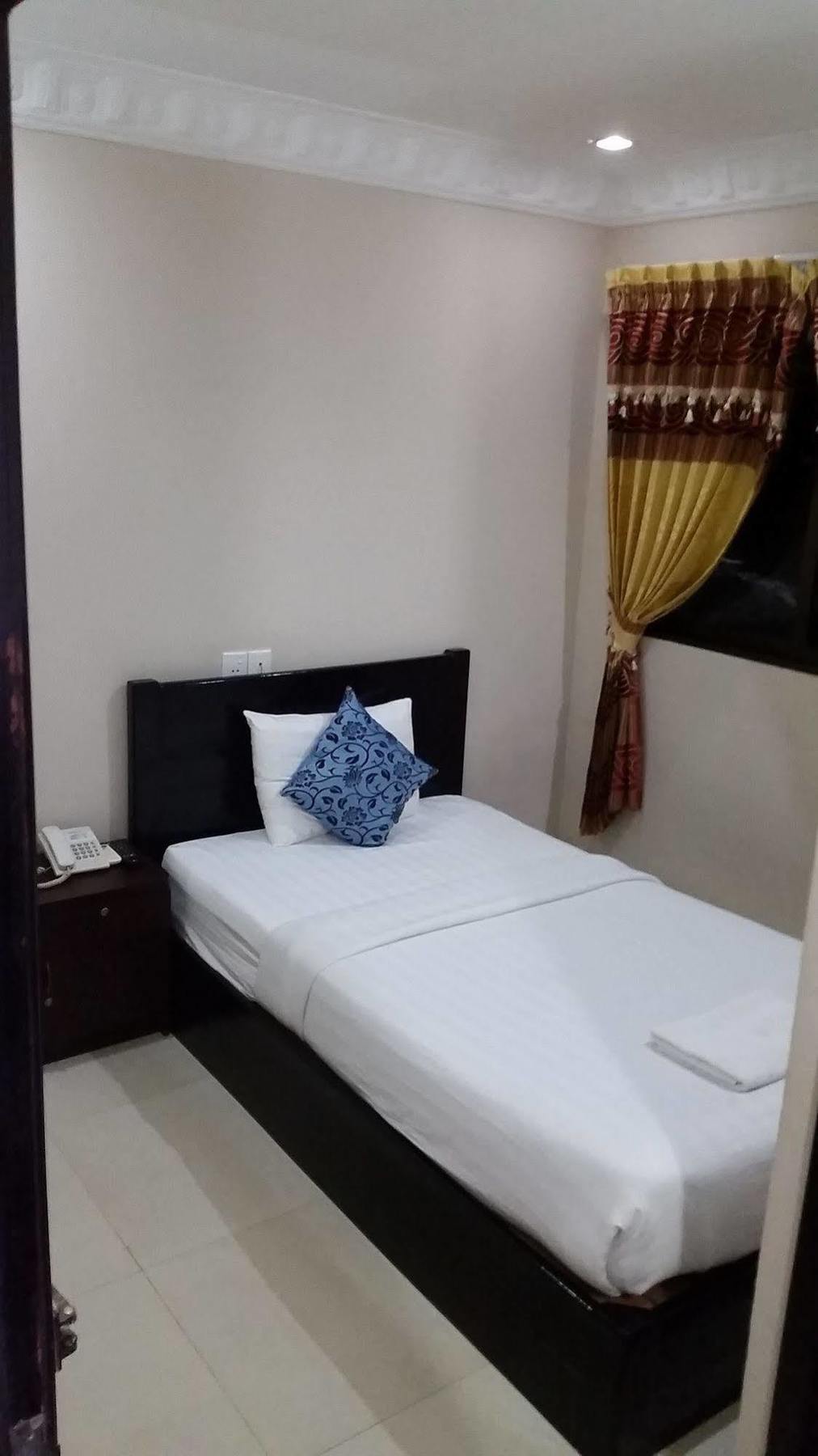 Number 9 Hotel Phnom Penh Exterior photo